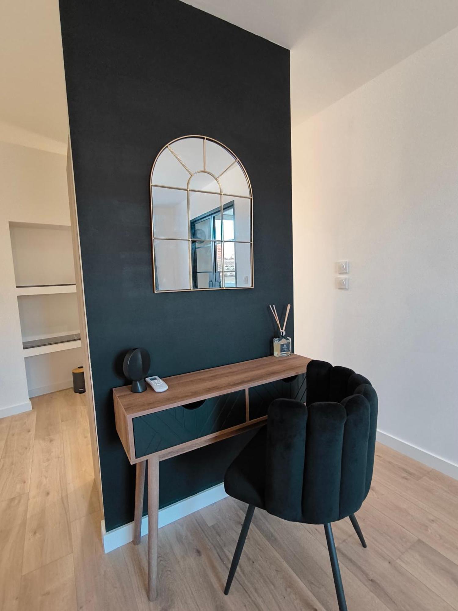 Sublime T2 En Plein Centre Climatise Apartment Montelimar Exterior photo