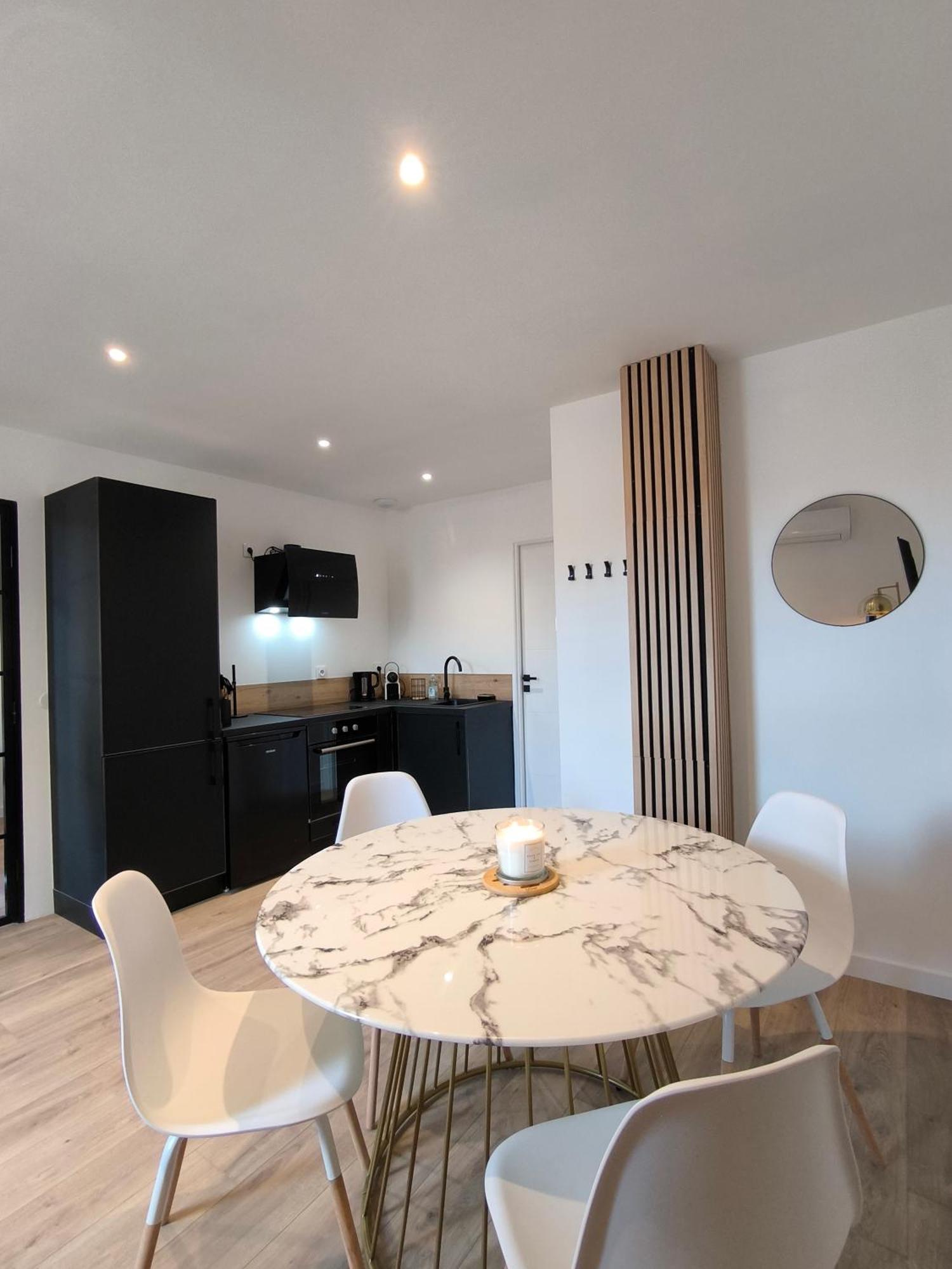 Sublime T2 En Plein Centre Climatise Apartment Montelimar Exterior photo