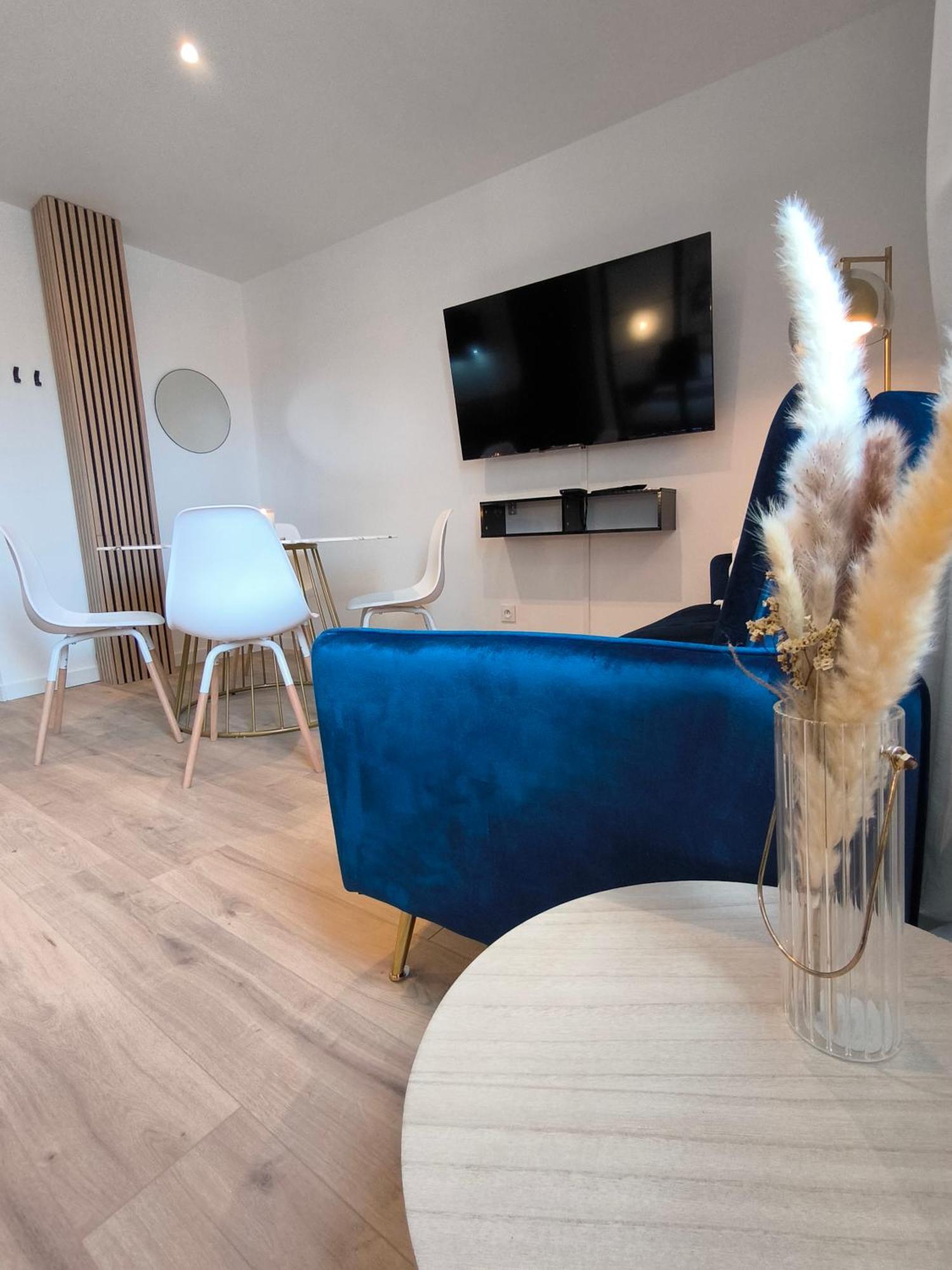 Sublime T2 En Plein Centre Climatise Apartment Montelimar Exterior photo